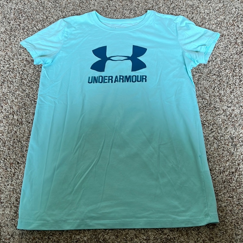 Women’s Under Armour shirt